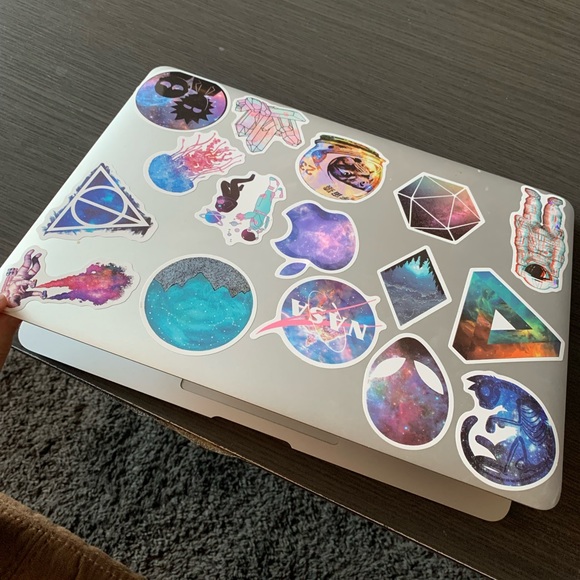 MacBook Air - Picture 2 of 3